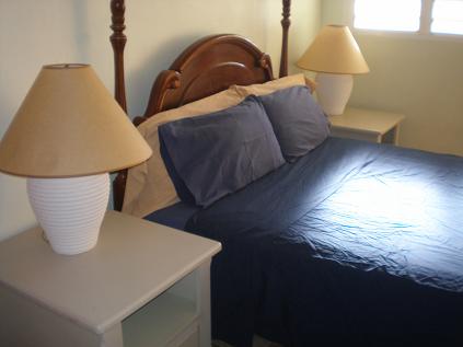 Pelican Key Apartment bedroom